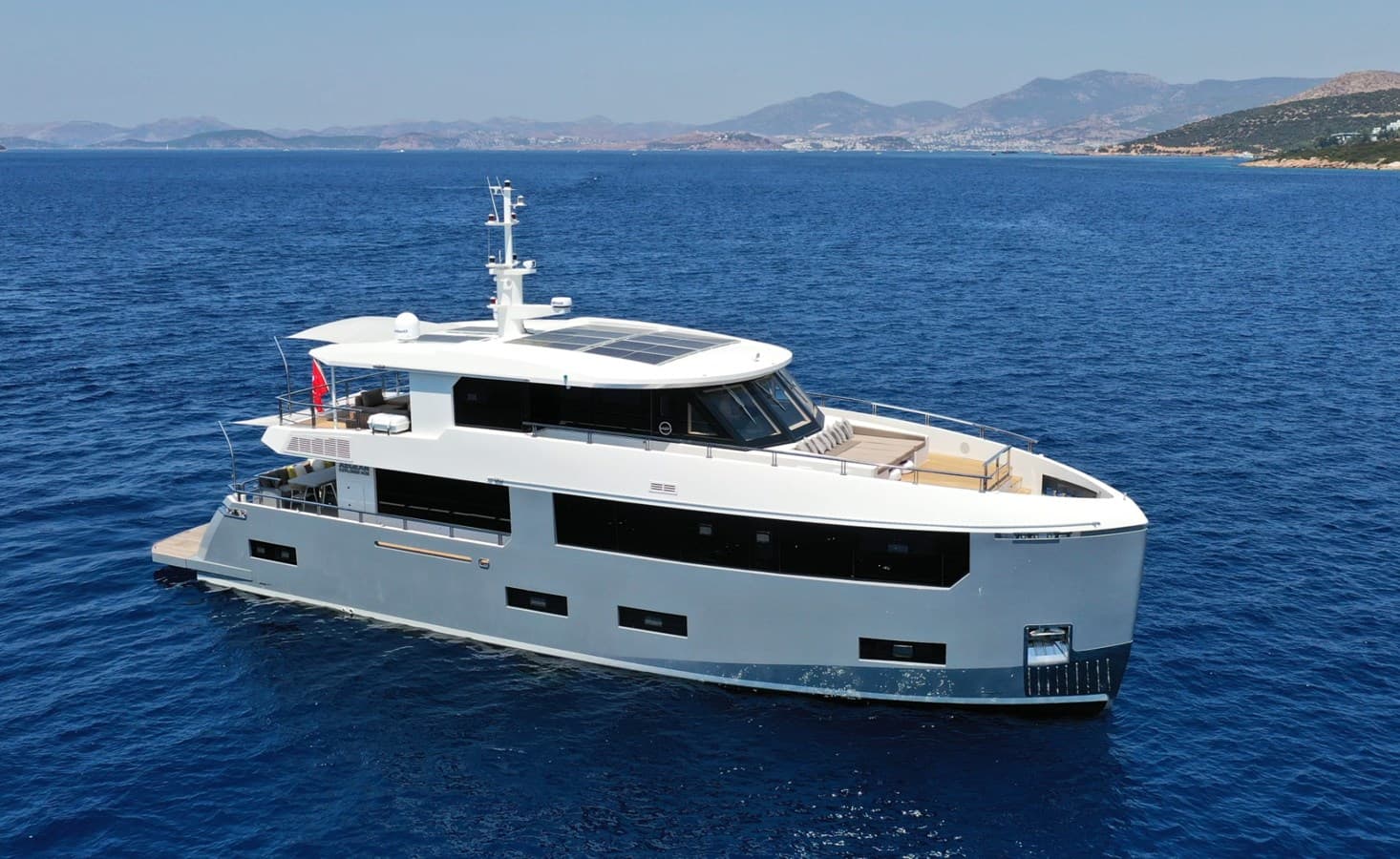 TORTURA — 2024 · 85.01' · 6 Cabins · Pre-Owned