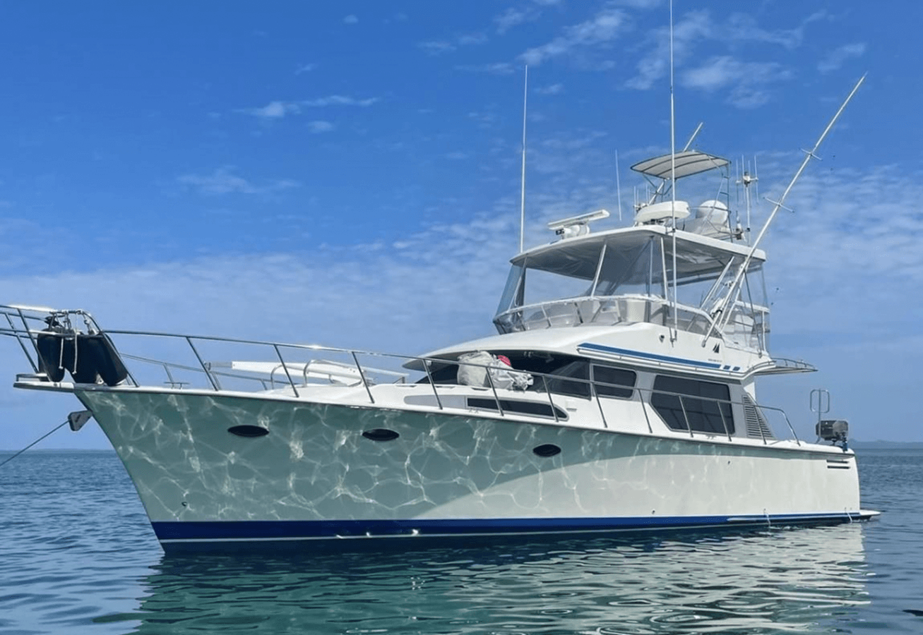 - — 2004 · 42.98' · 3 Cabins · Pre-Owned
