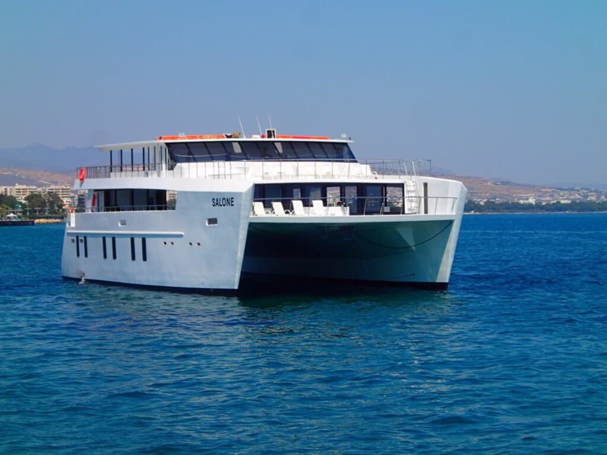 SALONE — 2015 · 101.97' · Pre-Owned
