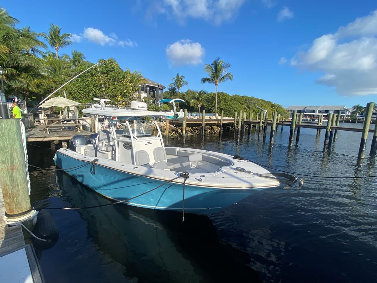 - — 2015 · 27.99' · Pre-Owned