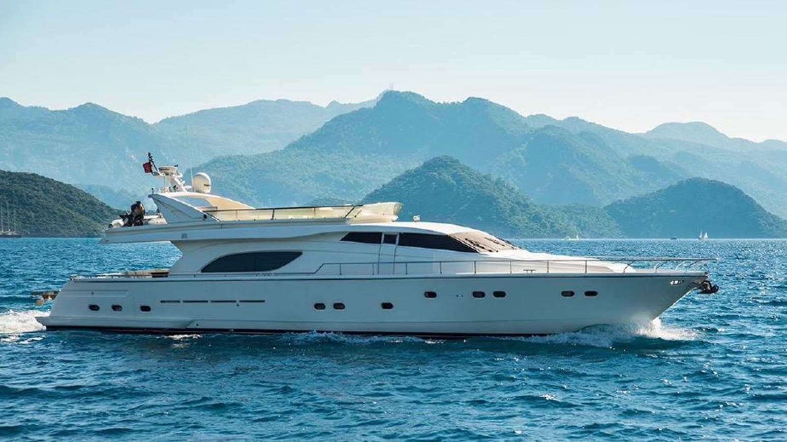 2000 FERRETTI YACHTS 80 — 2000 · 80.48' · 4 Cabins · Pre-Owned