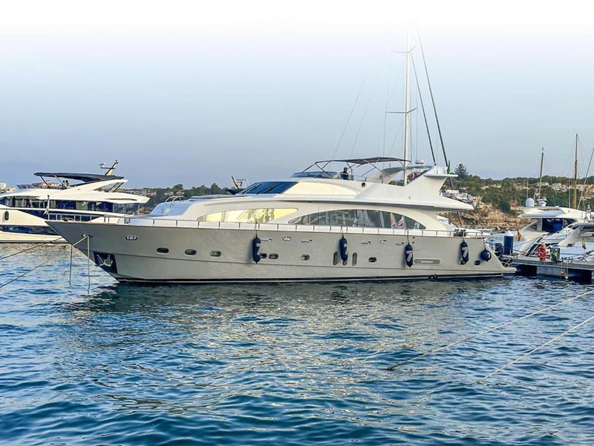 SEVEN YOU — 2007 · 93.18' · 5 Cabins · Pre-Owned