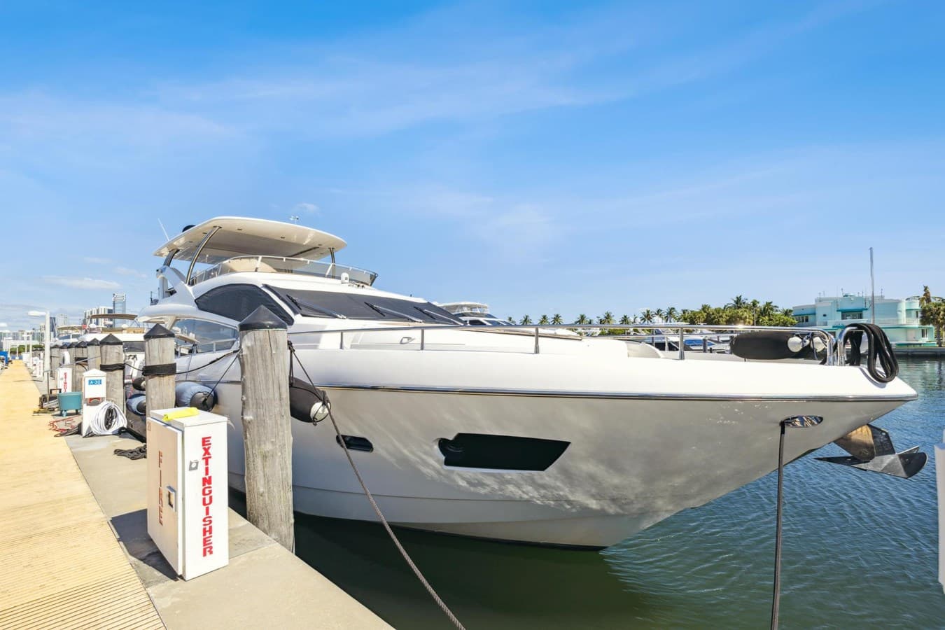- — 2014 · 73' · 4 Cabins · Pre-Owned