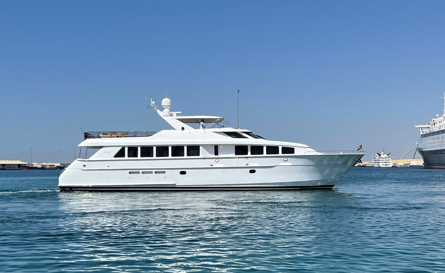 DAY DREAM IV — 1998 · 91.99' · 4 Cabins · Pre-Owned