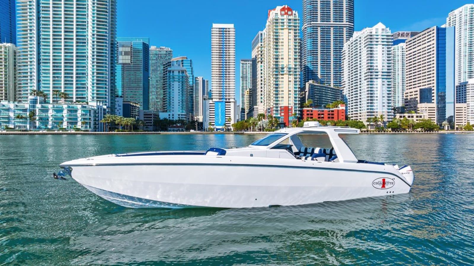 42 AURORIS — 2023 · 41.99' · 1 Cabin · Pre-Owned