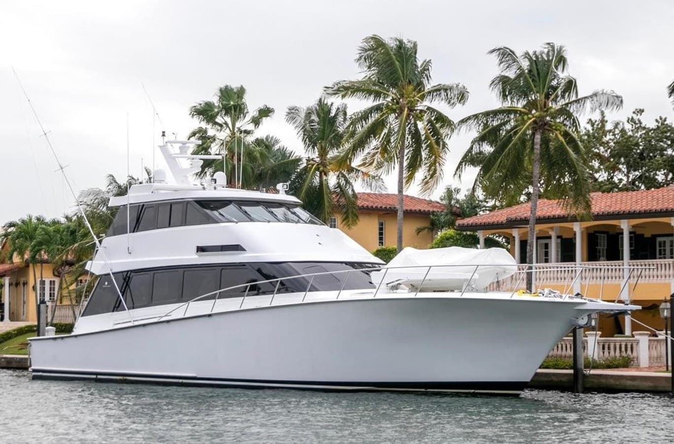 CHAIRMAN — 1997 · 79.99' · 4 Cabins · Pre-Owned