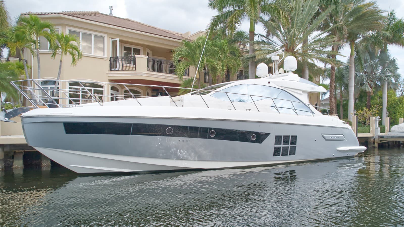 AZIMUT 55S — 2013 · 54.99' · 3 Cabins · Pre-Owned