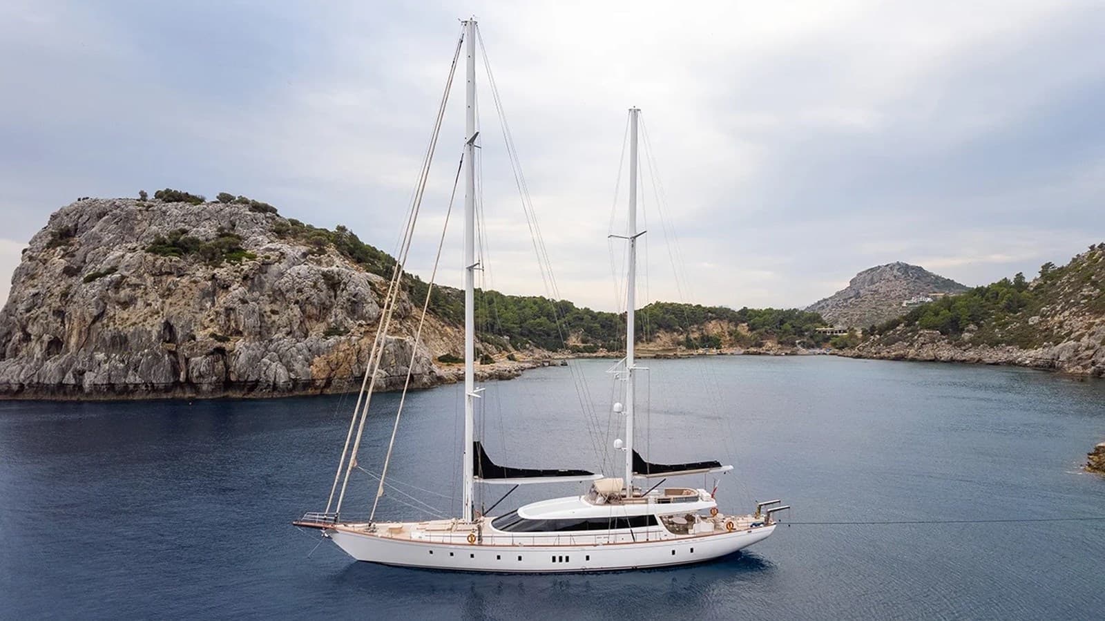 35 M DELUXE MOTORSAILOR — 2012 · 116.14' · 4 Cabins · Pre-Owned