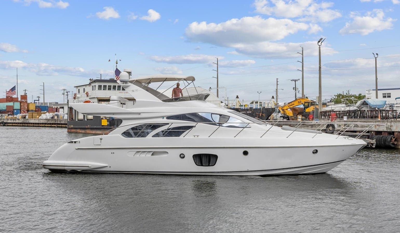 SUSI — 2005 · 54.99' · 3 Cabins · Pre-Owned