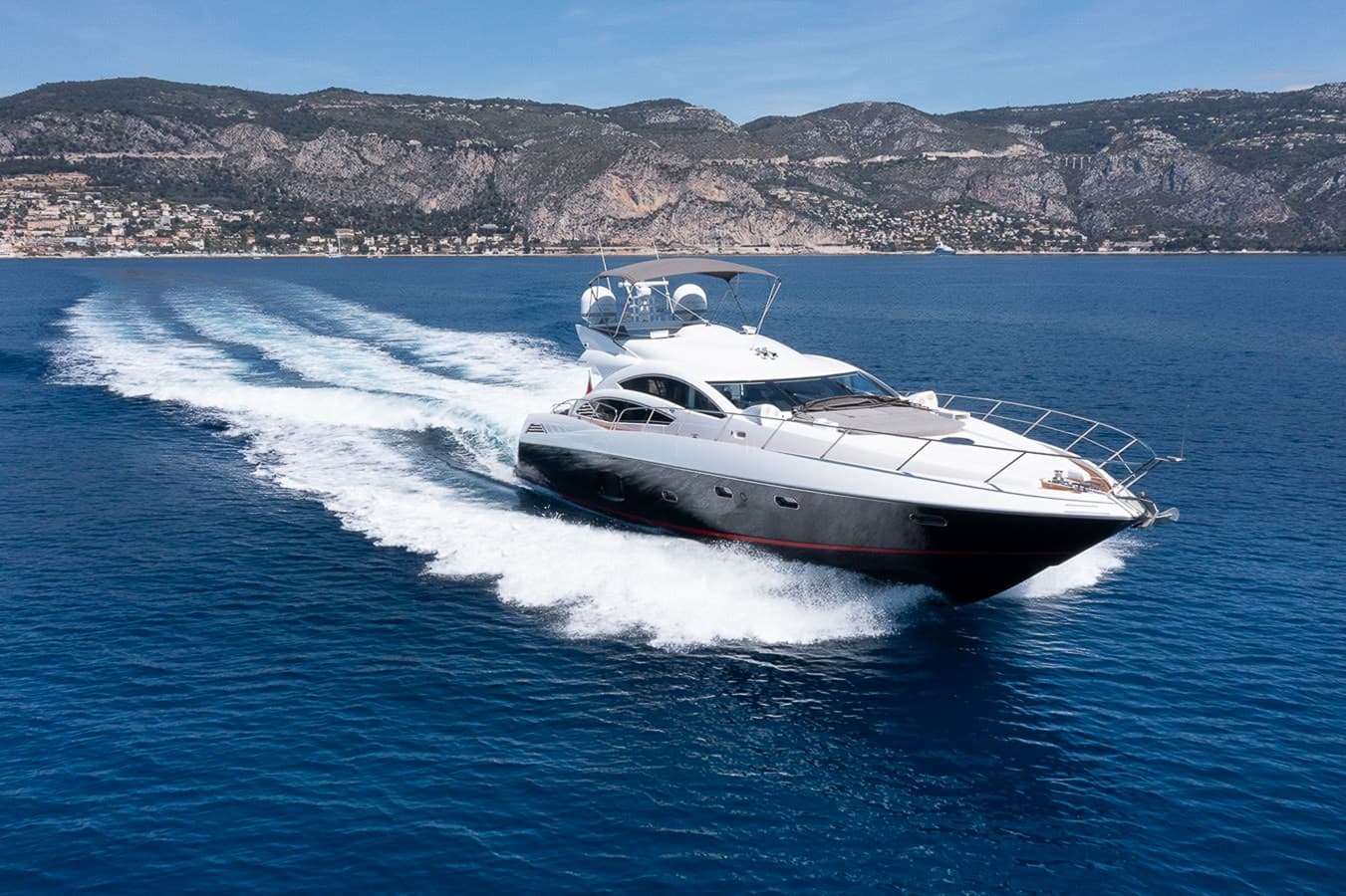 SUNSEEKER PREDATOR 74 — 2011 · 74.8' · 3 Cabins · Pre-Owned