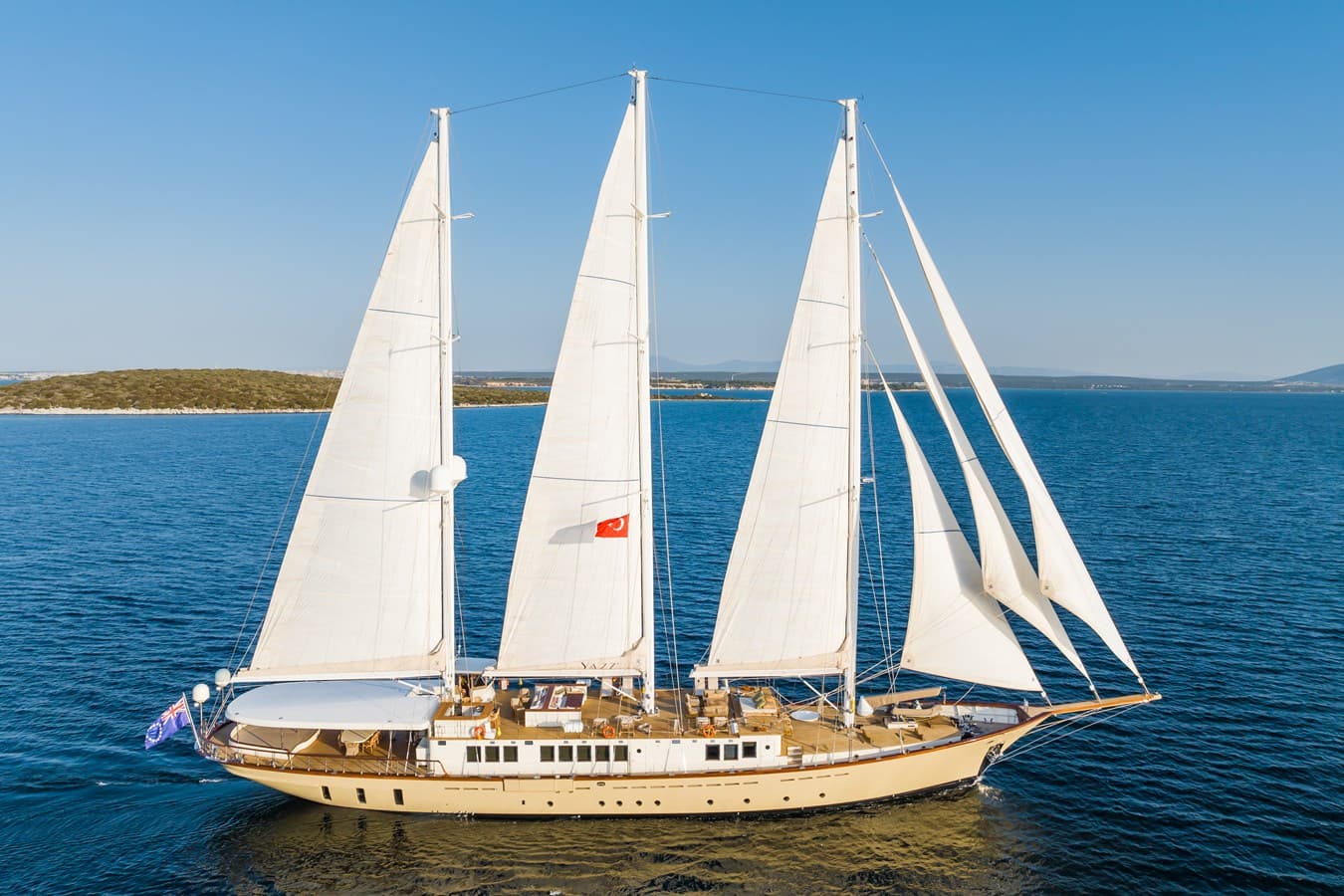 YAZZ — 2007 · 183.66' · 5 Cabins · Pre-Owned