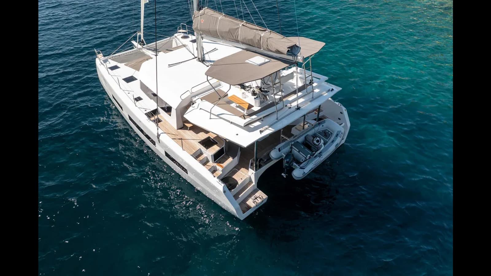 2022 DUFOUR 48 — 2022 · 48' · 6 Cabins · Pre-Owned