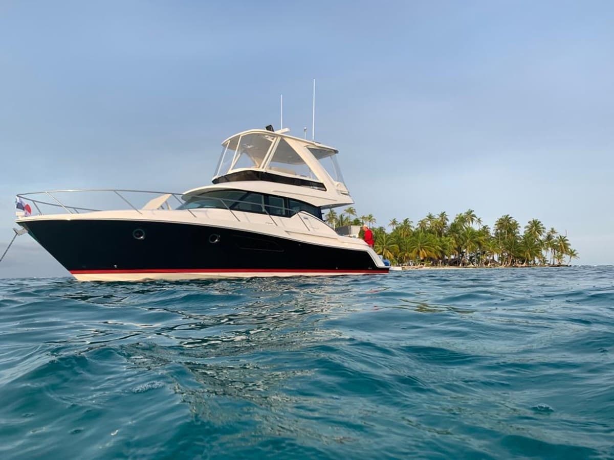 BARCELONA — 2019 · 44' · 2 Cabins · Pre-Owned