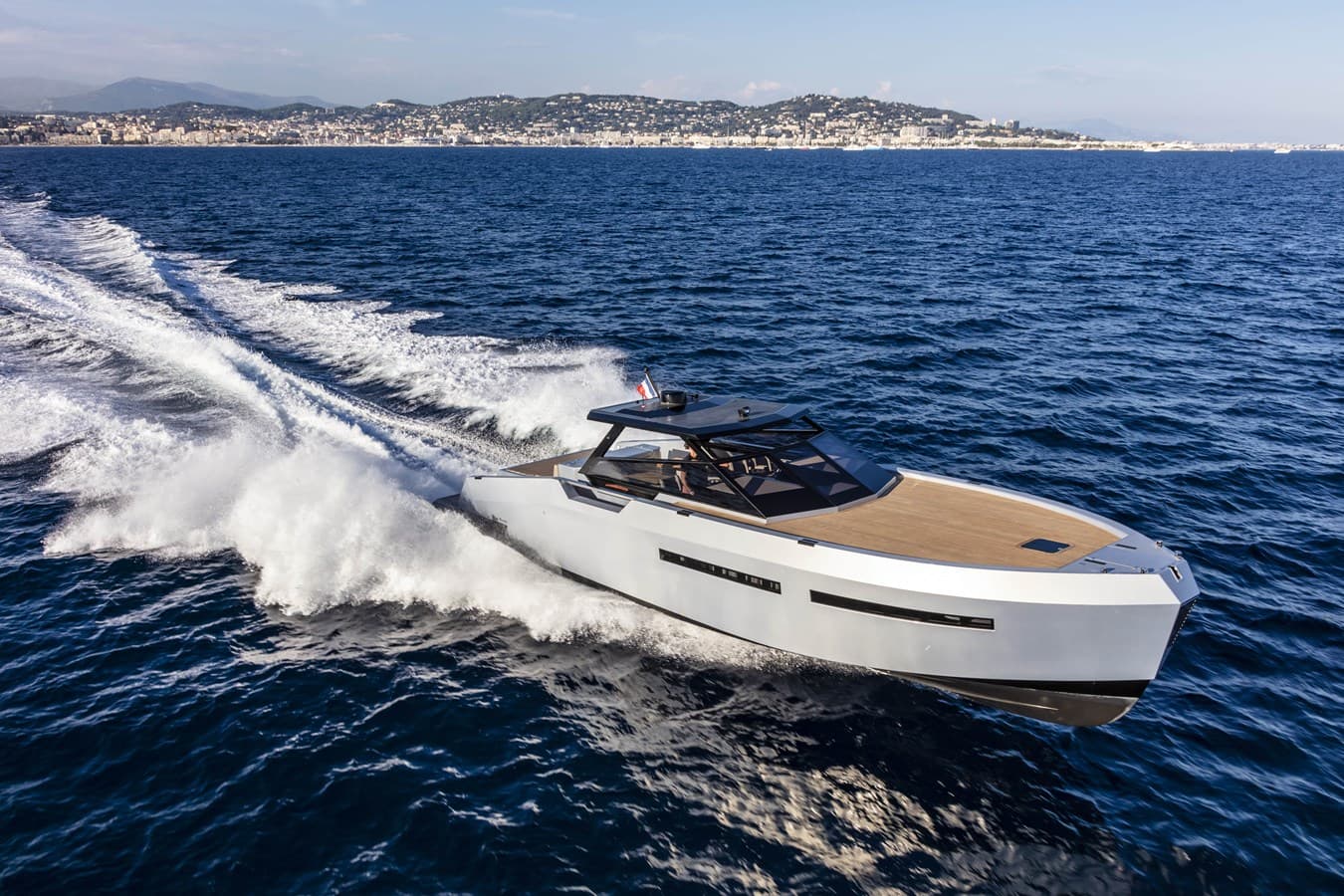MAZU 52 — 2025 · 52' · 2 Cabins · Pre-Owned
