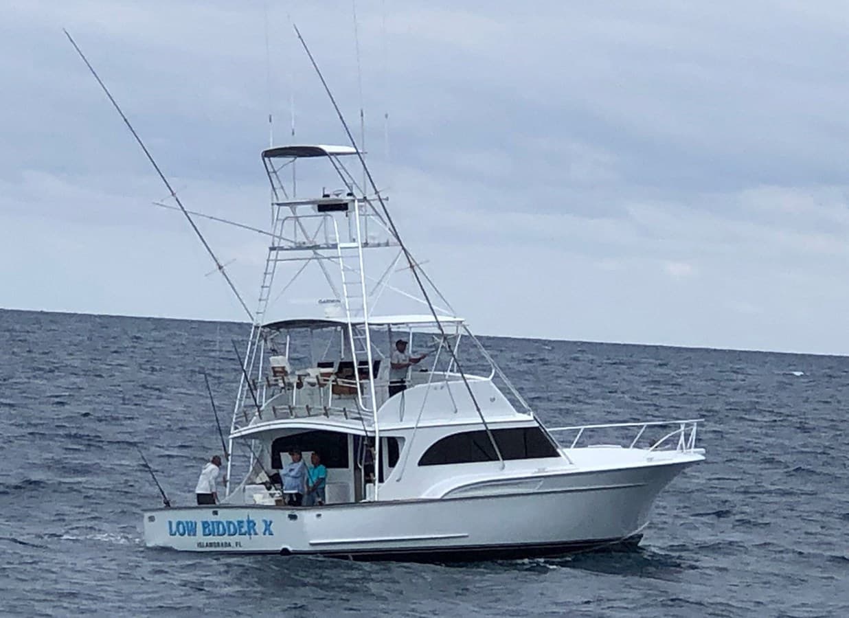LOW BIDDER X — 1989 · 49.97' · 2 Cabins · Pre-Owned