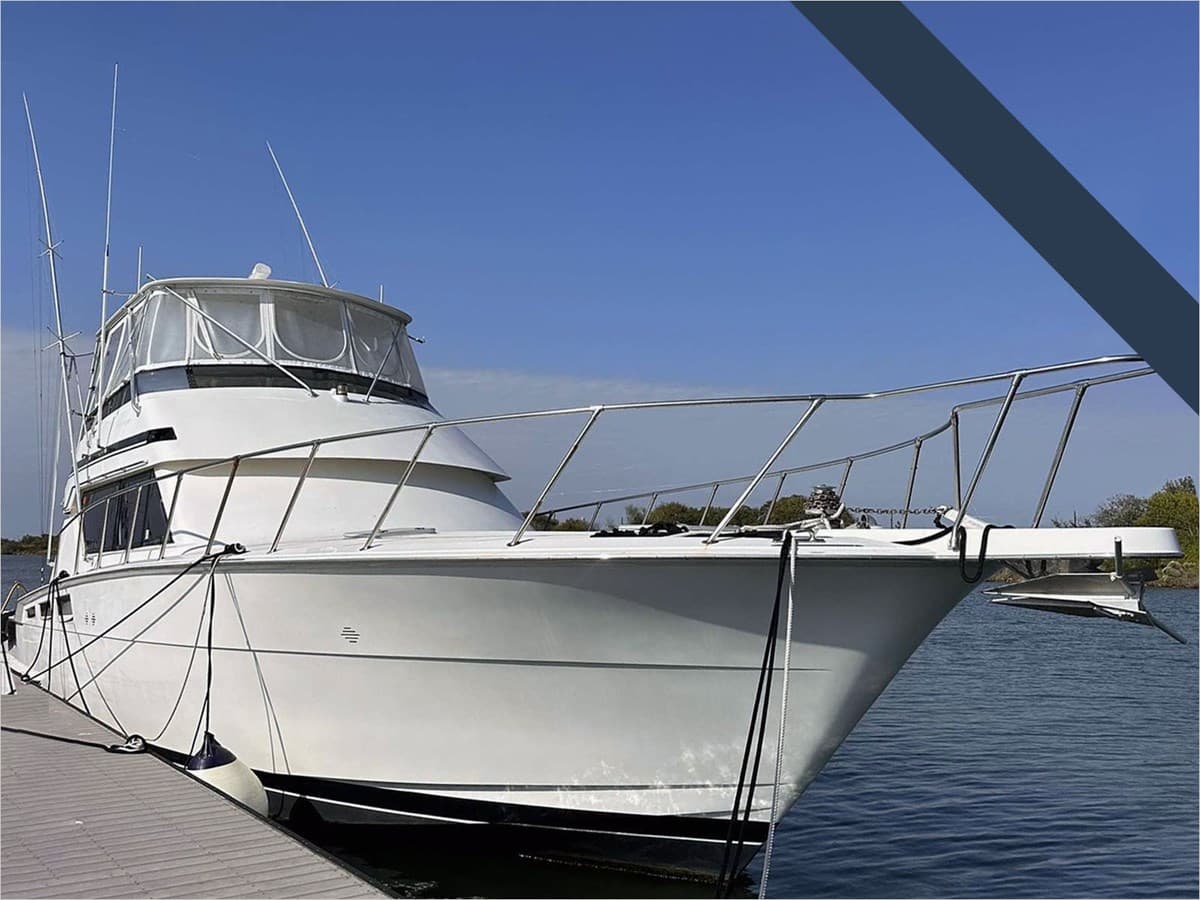 54 HATTERAS 1994 — 1994 · 54.07' · 1 Cabin · Pre-Owned