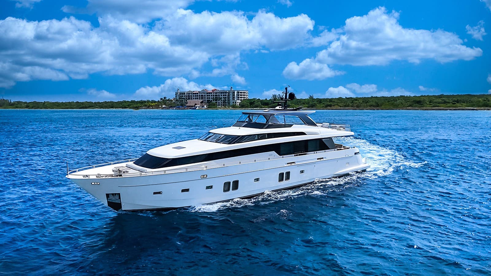 PERCAL — 2014 · 105.48' · 5 Cabins · Pre-Owned