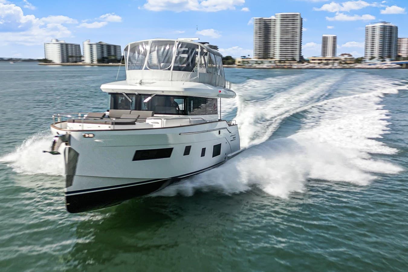 2023 SIRENA 58 — 2023 · 61.06' · 3 Cabins · Pre-Owned