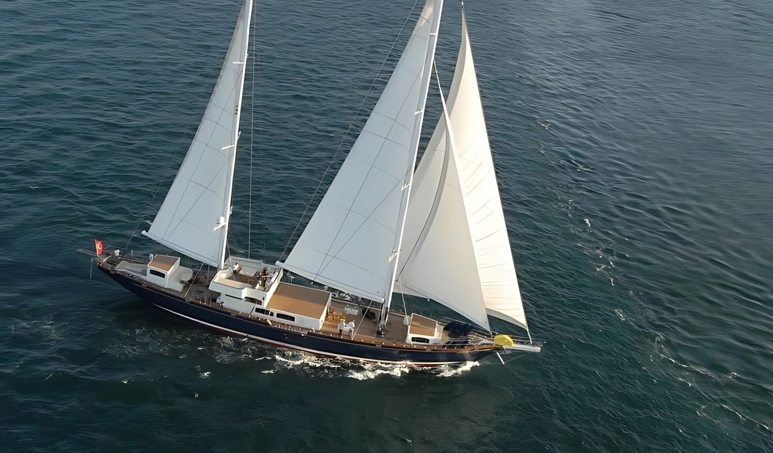 42 M MOTORSAILOR — 2006 · 136.71' · 5 Cabins · Pre-Owned