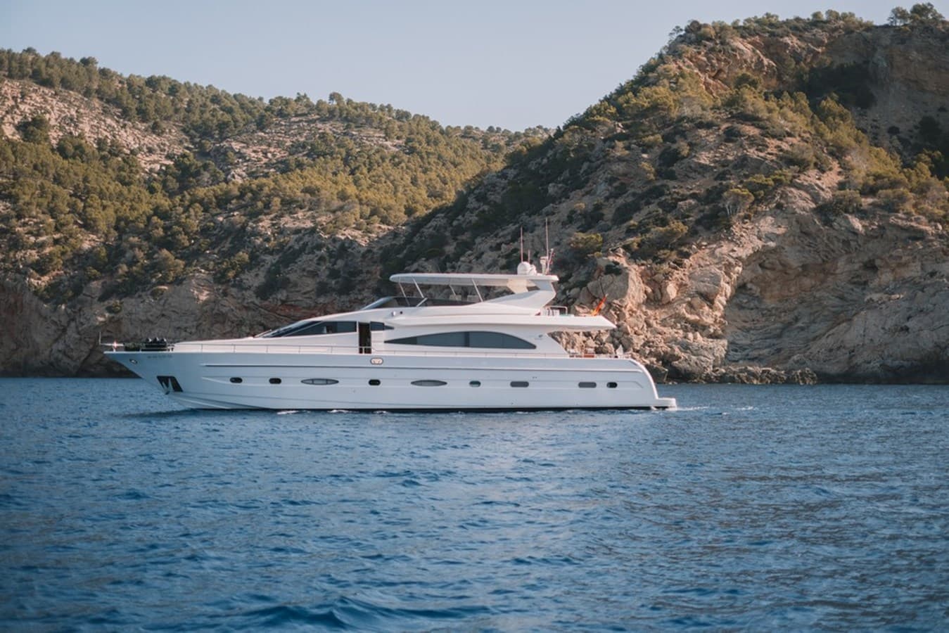 ASTONDOA 82 GLX — 2000 · 78.58' · 4 Cabins · Pre-Owned