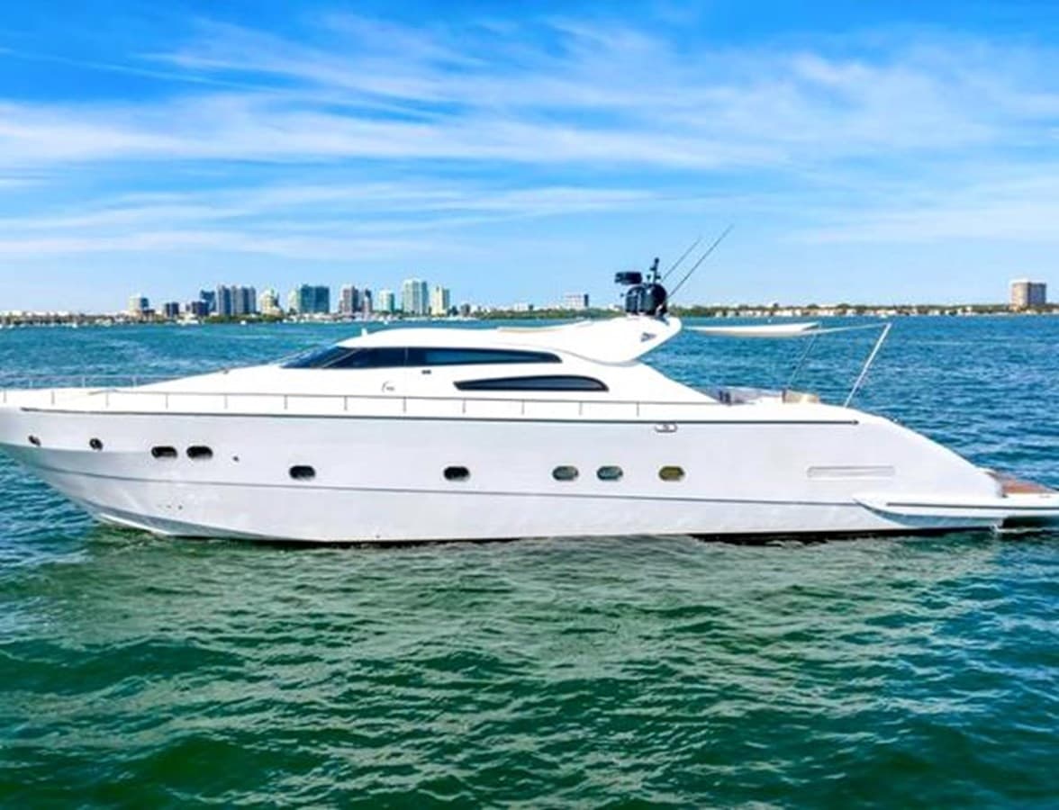 DREAM ON — 2007 · 89.99' · 3 Cabins · Pre-Owned