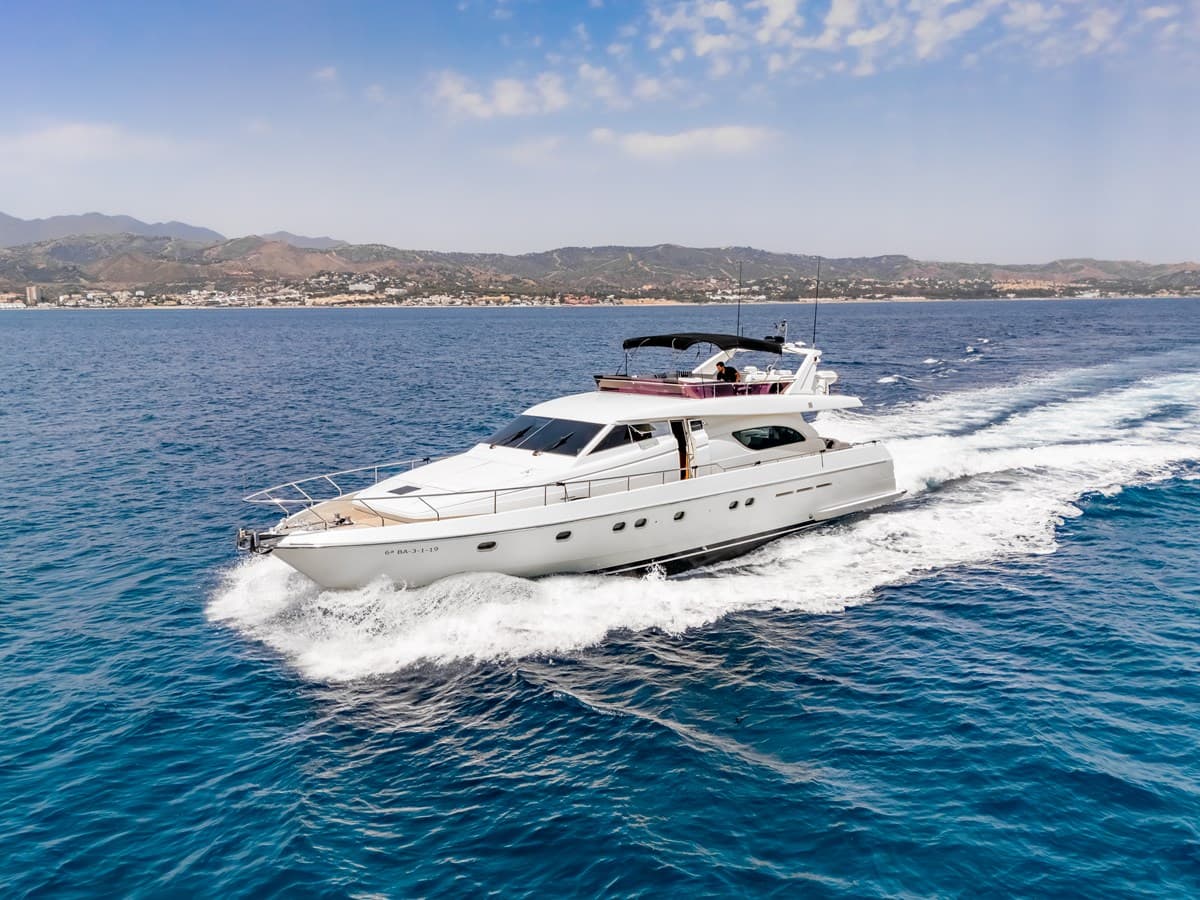 FERRETTI 70 FLYBRIDGE — 1997 · 70.28' · 4 Cabins · Pre-Owned
