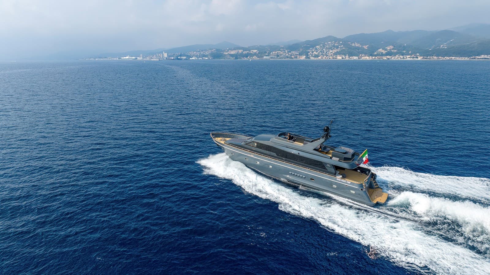 MAVERICK — 1995 · 69.42' · 4 Cabins · Pre-Owned