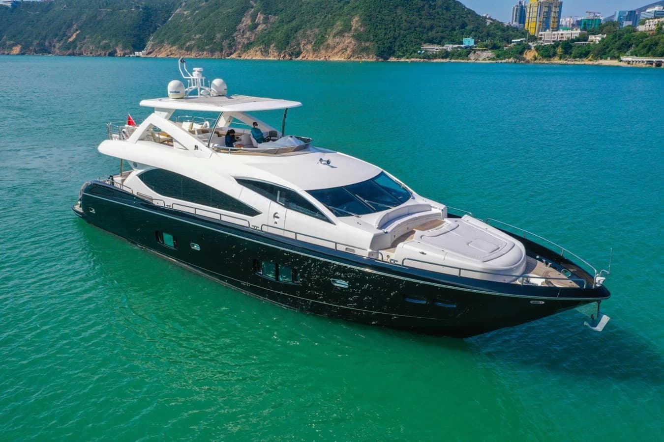 SUNSEEKER 86 YACHT — 2009 · 88.58' · 4 Cabins · Pre-Owned