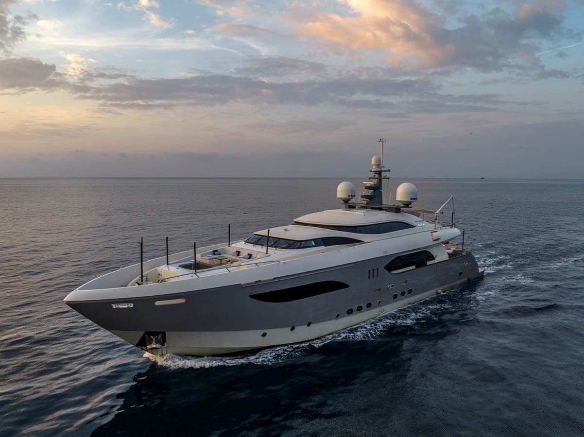 GEMS II — 2009 · 132.87' · 5 Cabins · Pre-Owned
