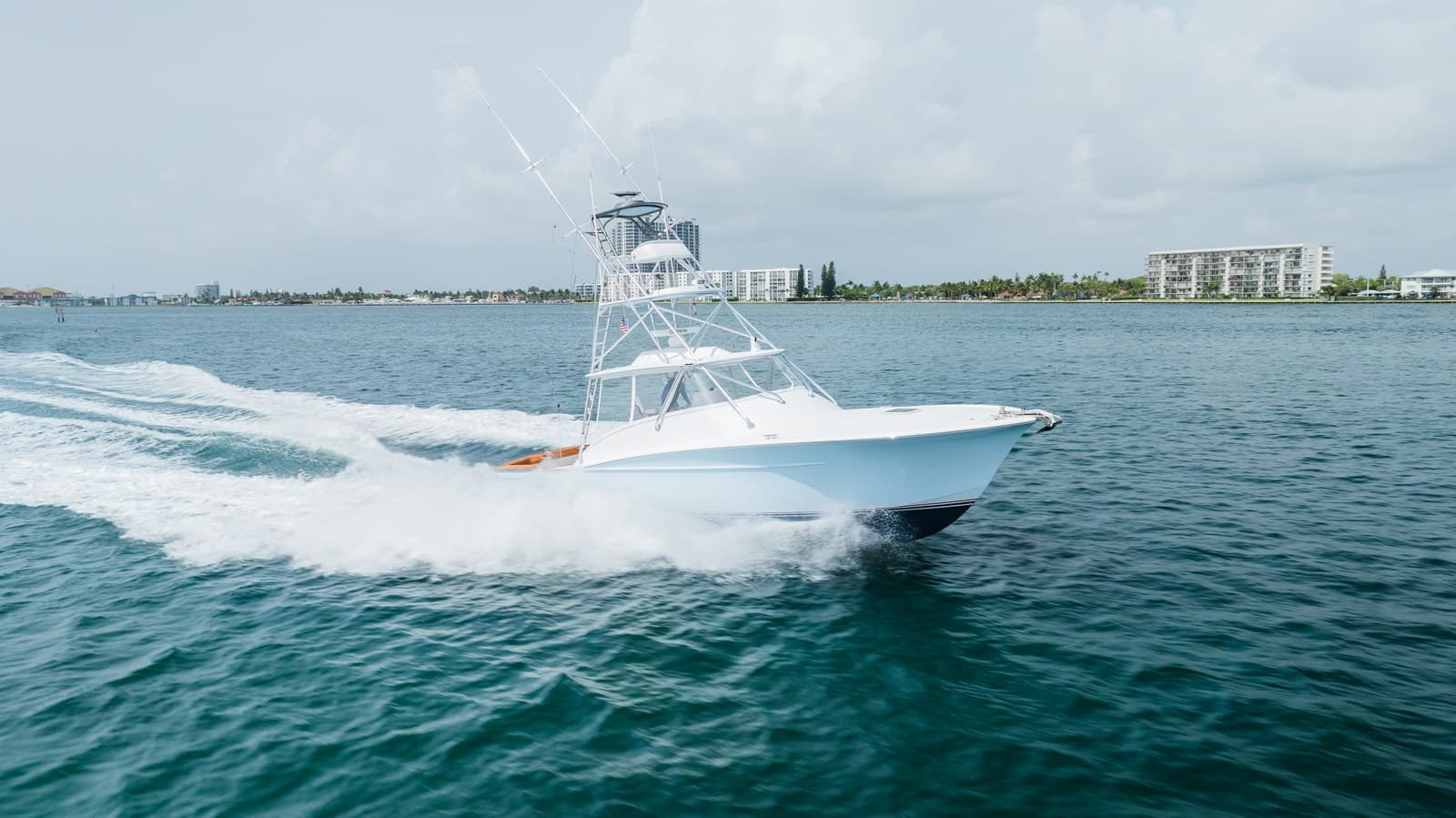 ATTITUDES — 2019 · 41.99' · 1 Cabin · Pre-Owned