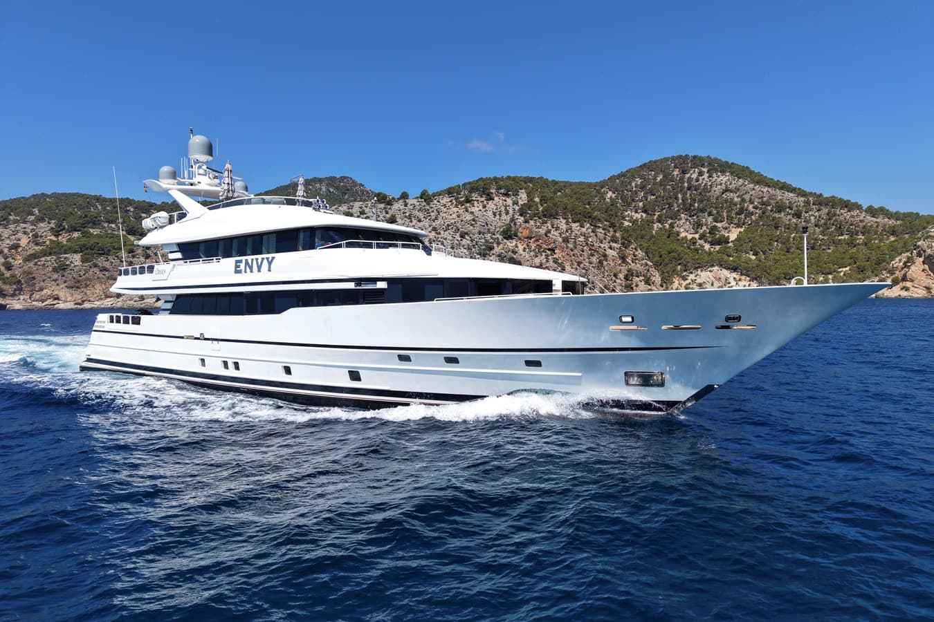 ENVY — 1995 · 134.25' · 4 Cabins · Pre-Owned