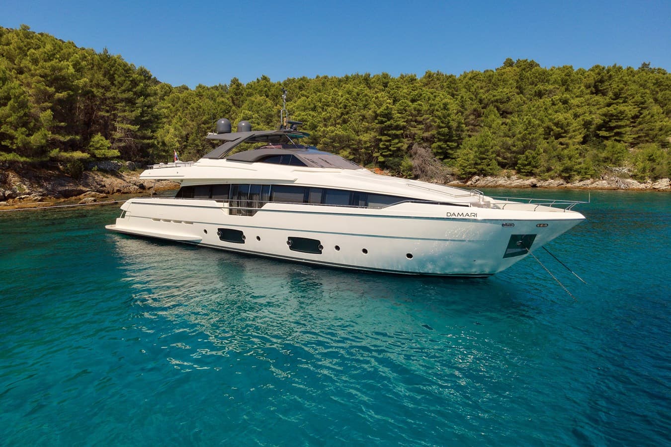 DAMARI — 2019 · 95.8' · 5 Cabins · Pre-Owned