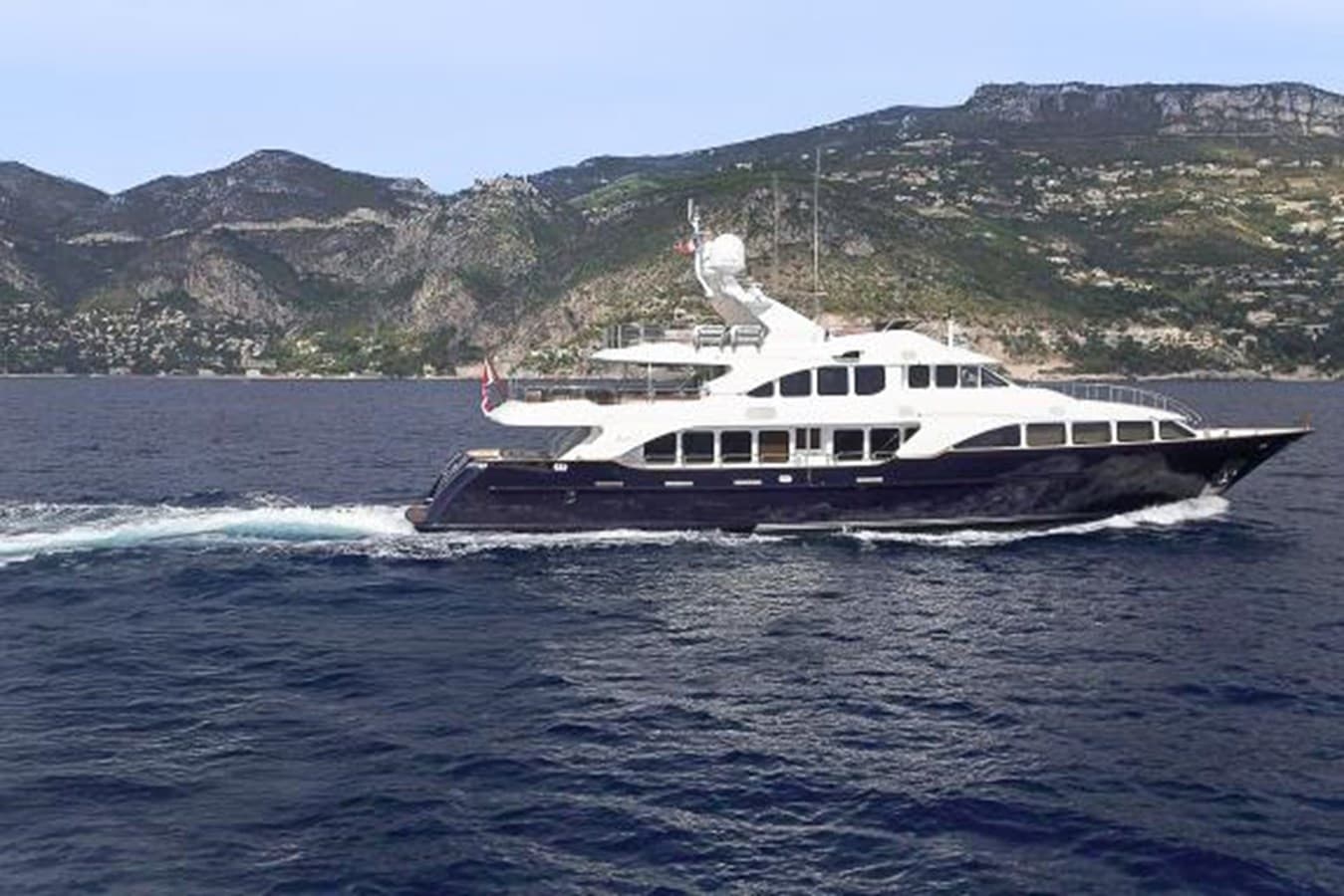 SOHO — 2009 · 119.98' · 5 Cabins · Pre-Owned