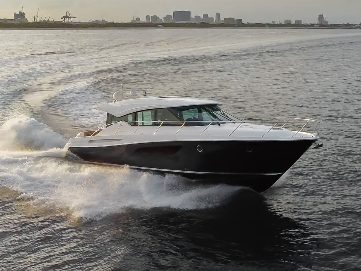 HAPPY DAZE IV — 2017 · 54.49' · 3 Cabins · Pre-Owned