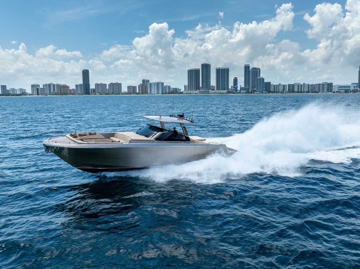 SPIN — 2019 · 53.97' · 2 Cabins · Pre-Owned