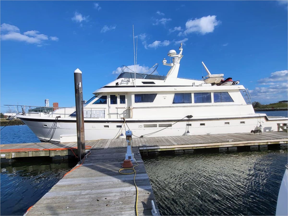 74' HATTERAS 1989 74 CPMY — 1989 · 74.08' · 1 Cabin · Pre-Owned