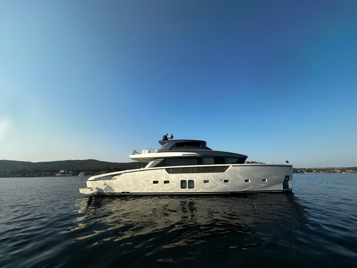 LADY LARISA — 2018 · 87.6' · 4 Cabins · Pre-Owned