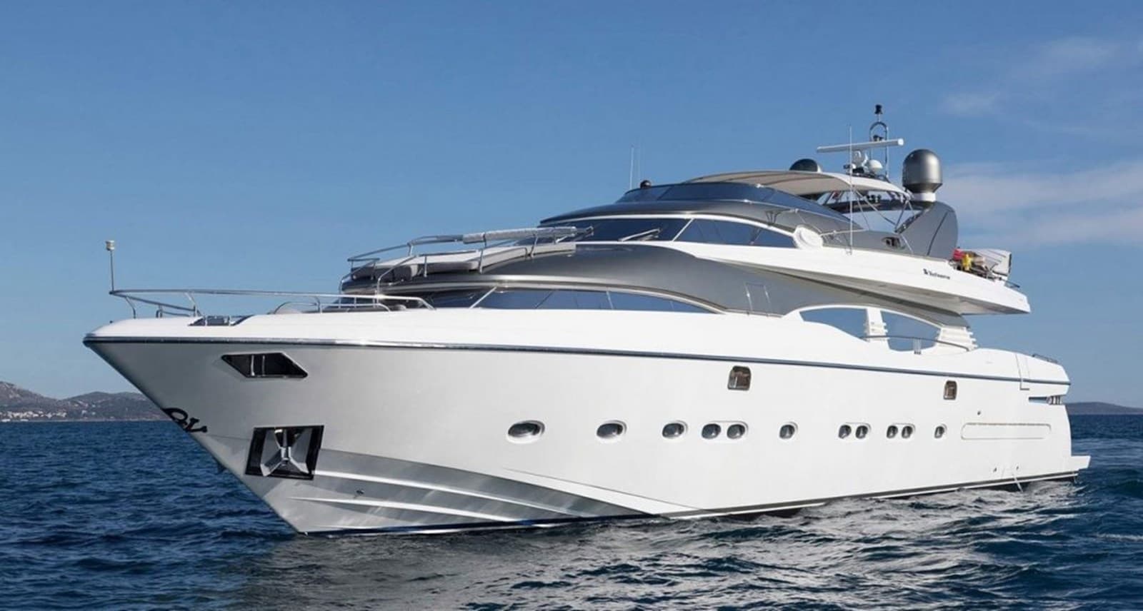ALBATOR 2 — 2005 · 98.43' · 5 Cabins · Pre-Owned