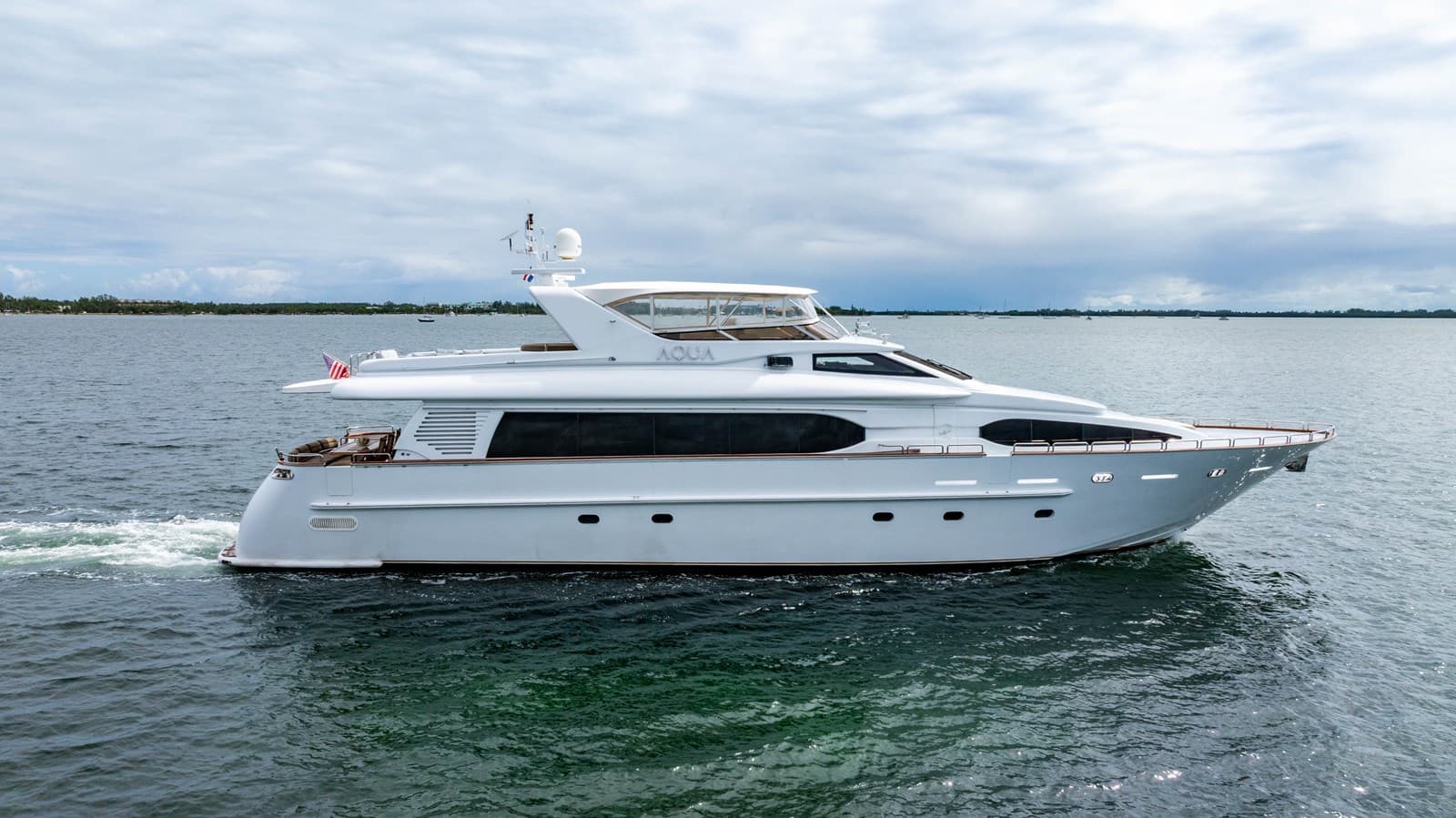 AQUA — 2000 · 94' · 4 Cabins · Pre-Owned