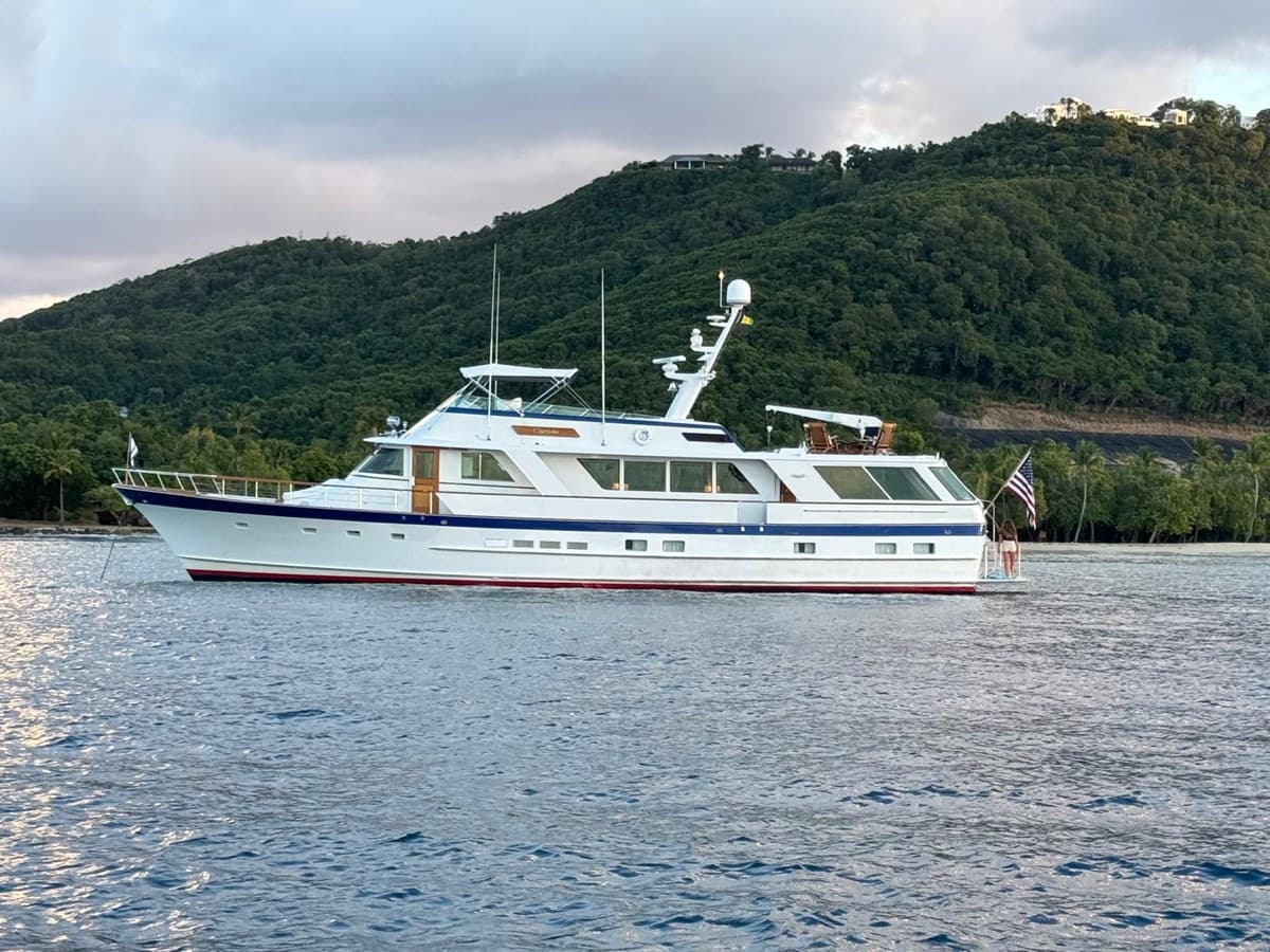 CAPRICHO — 1987 · 79.99' · 3 Cabins · Pre-Owned