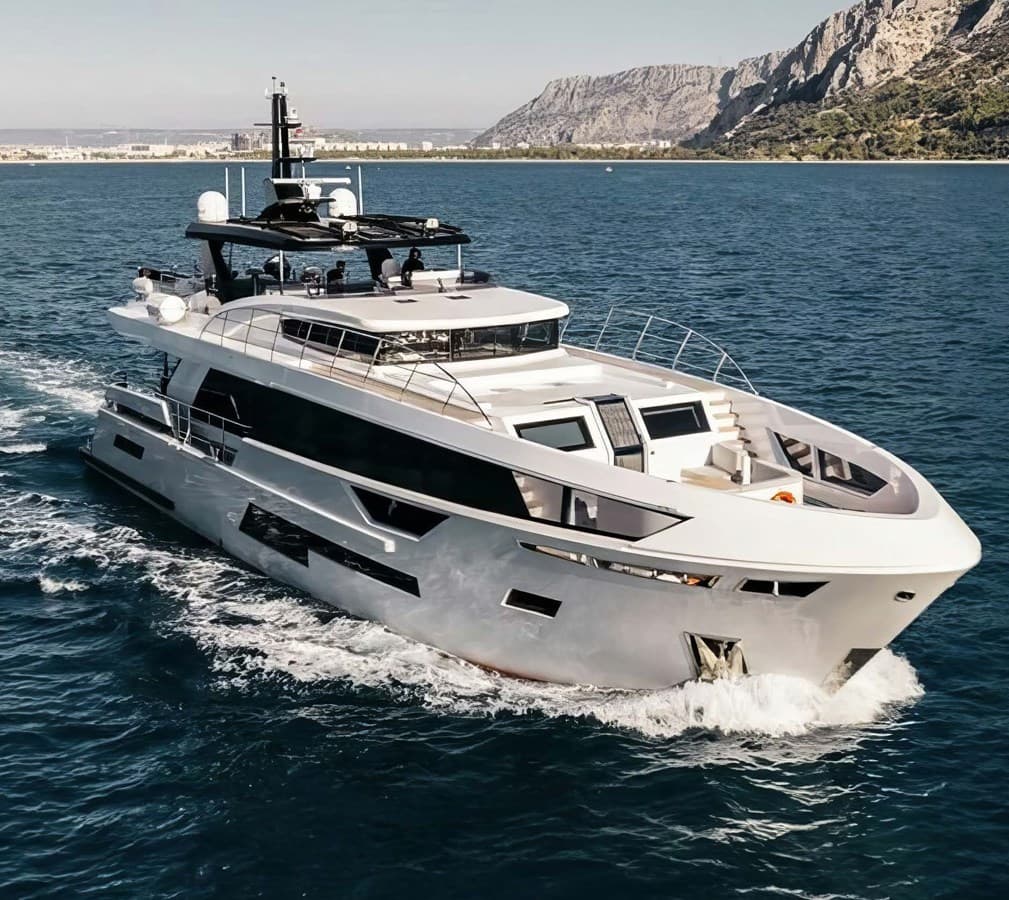 PAPILLON — 2022 · 95.41' · 5 Cabins · Pre-Owned