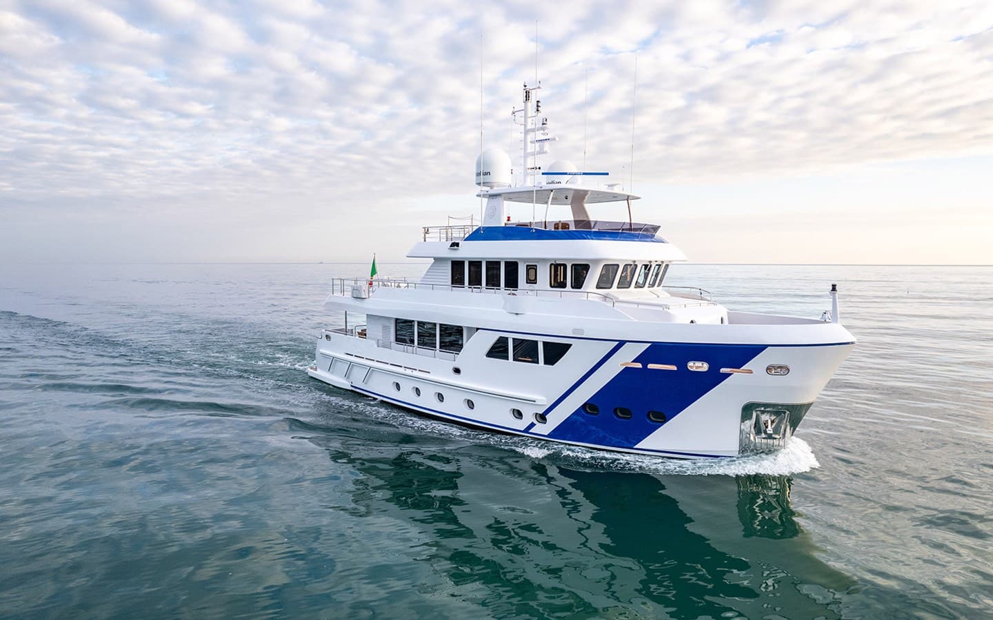 EMPIRE — 2024 · 85.63' · 4 Cabins · Pre-Owned