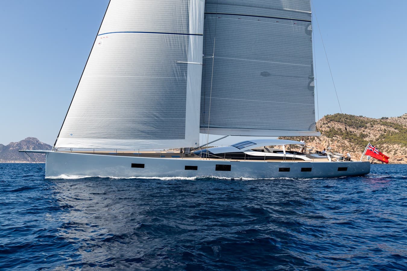 LIARA — 2019 · 111.55' · 4 Cabins · Pre-Owned
