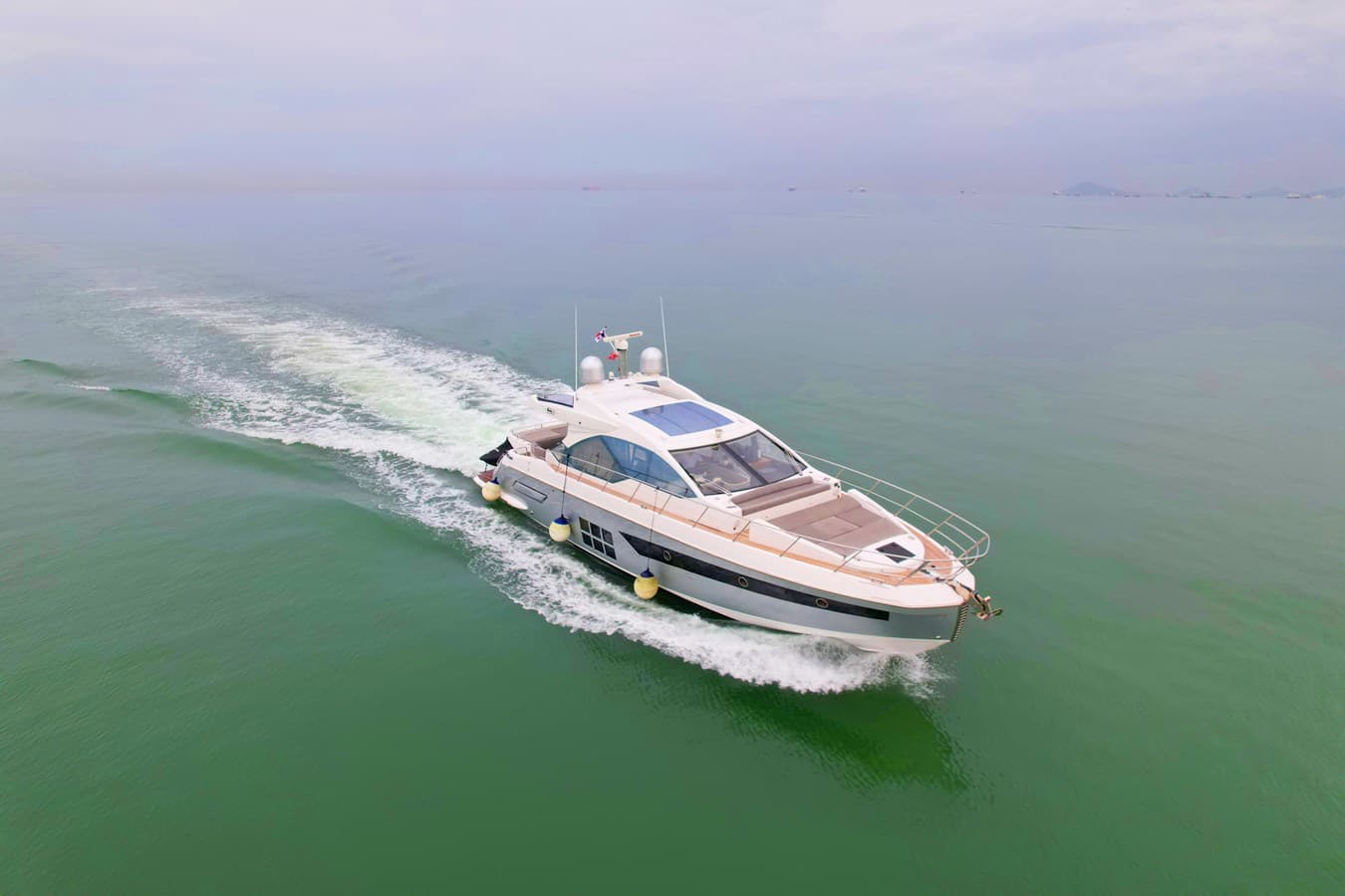 LA BLONDE — 2019 · 59.06' · 3 Cabins · Pre-Owned