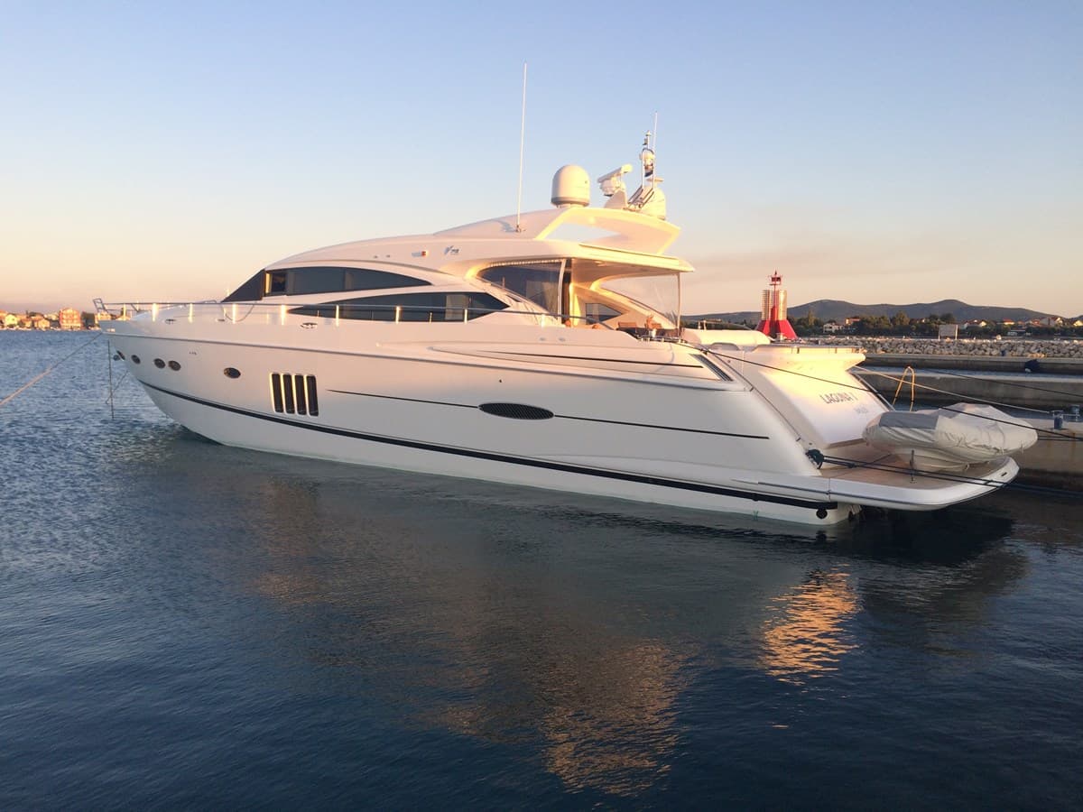 LAGUNA I — 2009 · 78.18' · 4 Cabins · Pre-Owned