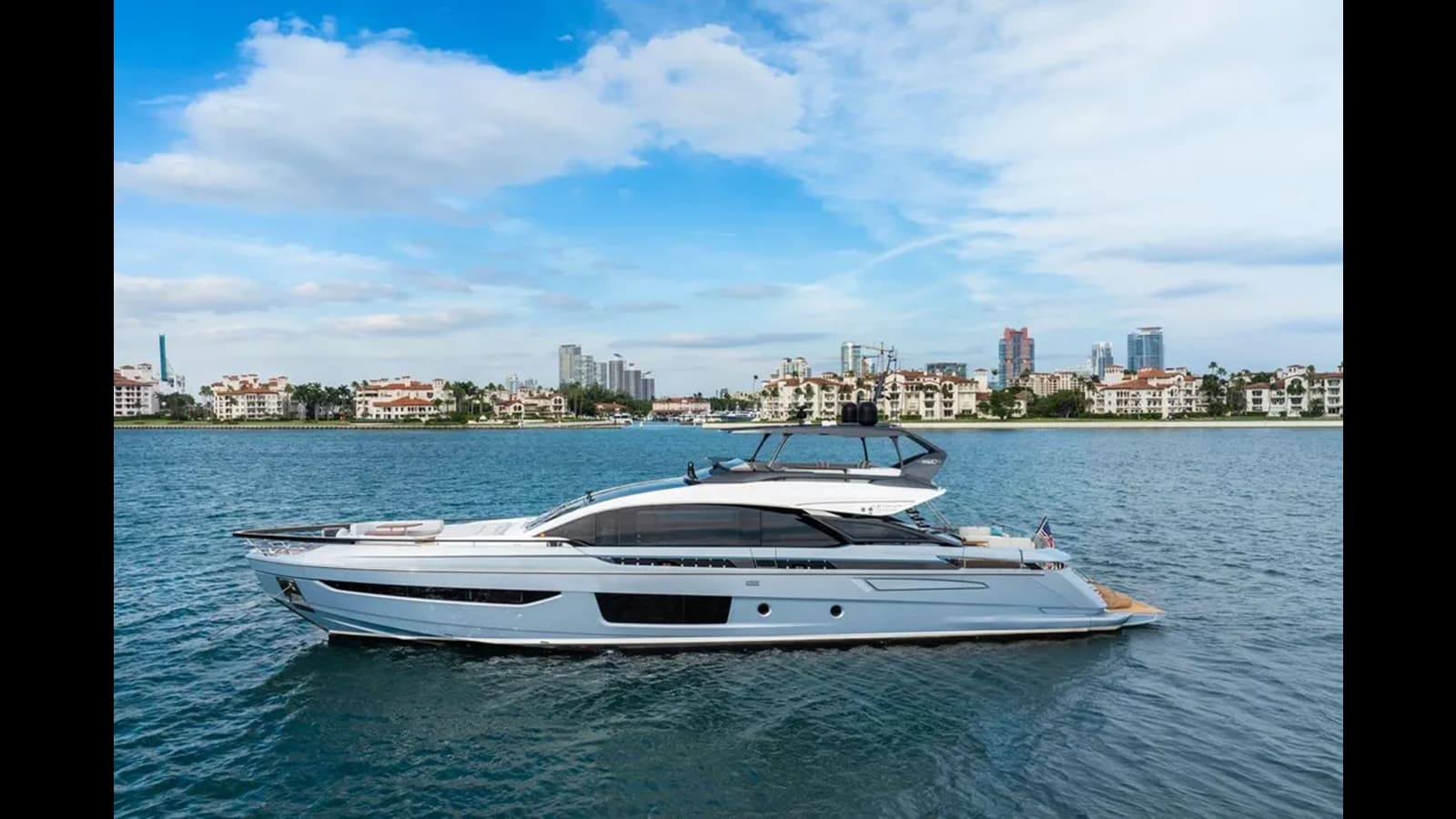 2022 AZIMUT S10 — 2022 · 94' · 4 Cabins · Pre-Owned