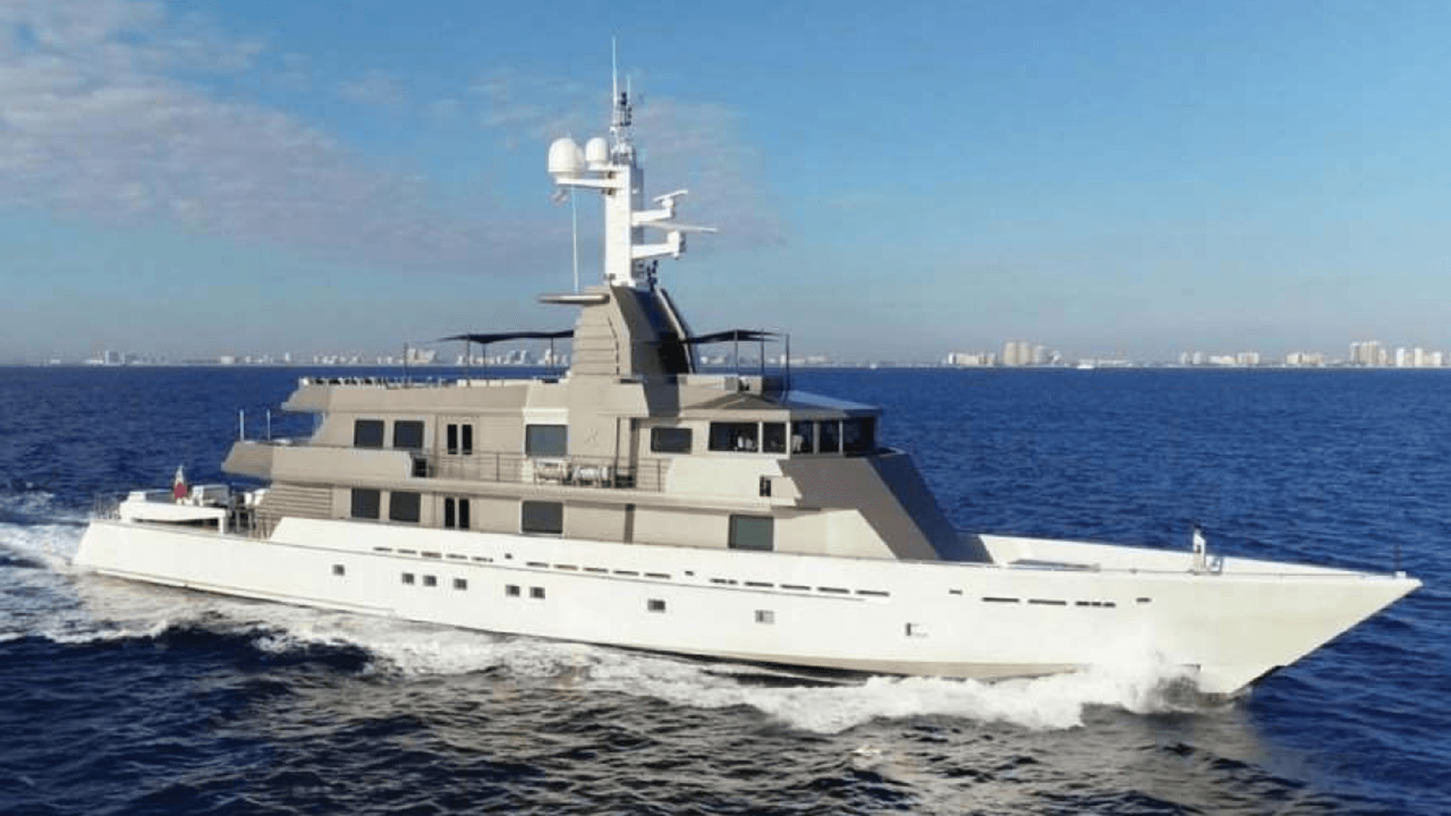 MIZU — 2004 · 173.98' · 5 Cabins · Pre-Owned