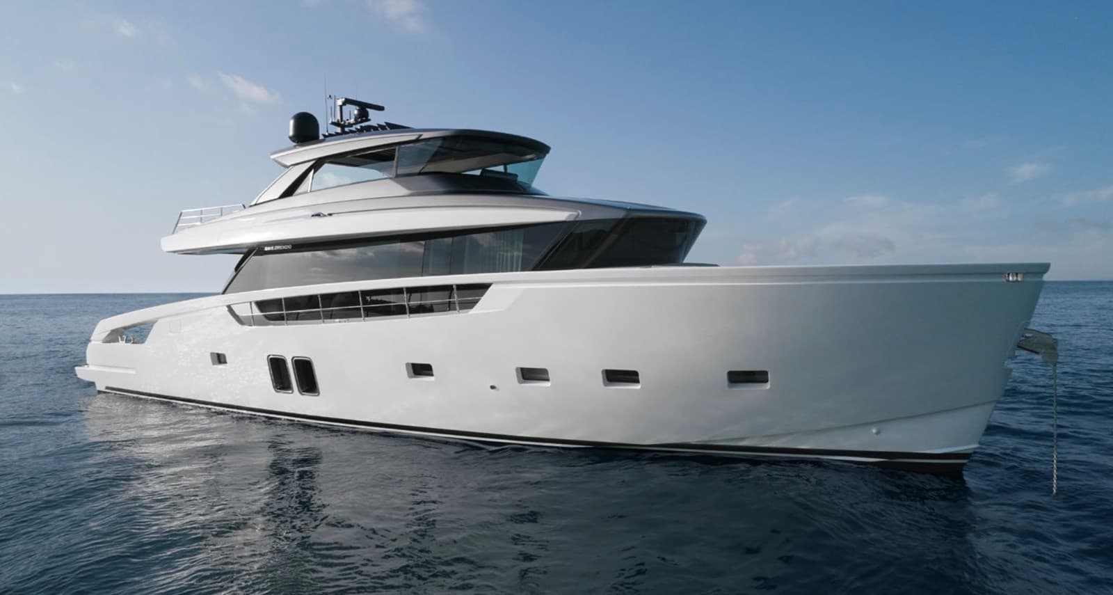 SX76 — 2025 · 77.92' · 4 Cabins · Pre-Owned