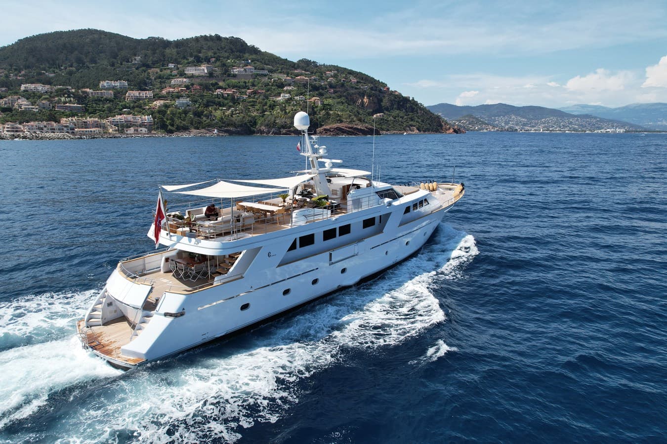 ESPINOLA — 1989 · 113.85' · 4 Cabins · Pre-Owned