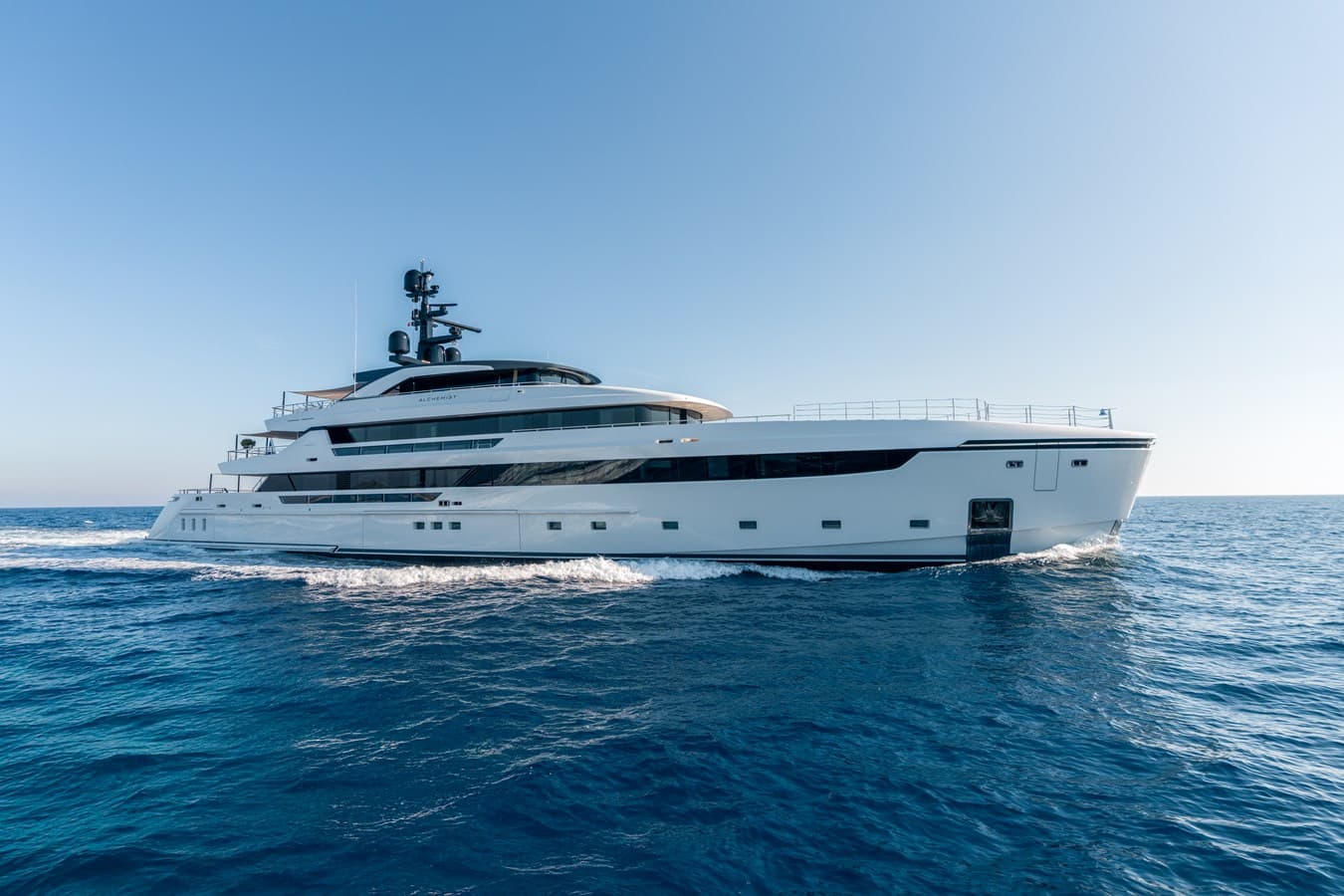 ALCHEMIST — 2022 · 203.41' · 6 Cabins · Pre-Owned
